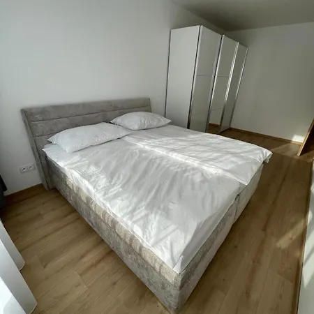 Hron 아파트 즈볼렌